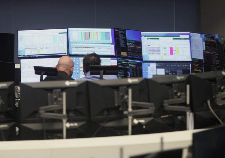Dax dreht ins Plus - EZB-Zinsentscheid erwartet