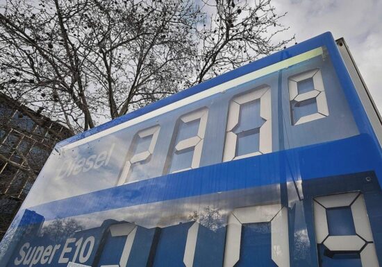 Spritpreise: RWI sieht höhere Steuereinahmen - BMF widerspricht