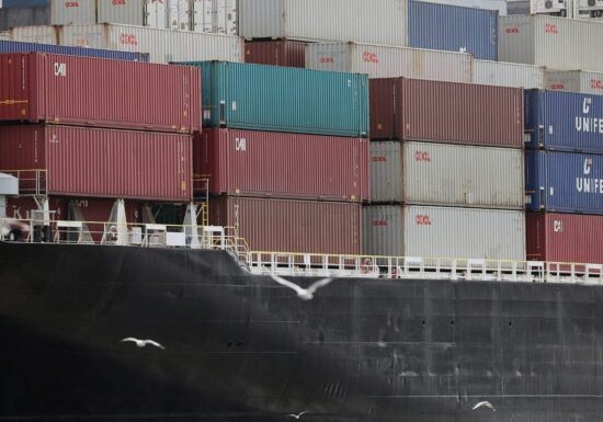 USA beschießen iranisches Containerschiff
