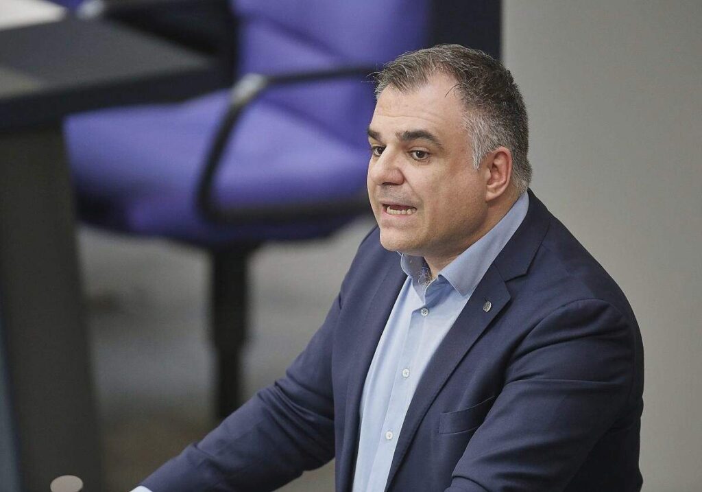 SPD-Gesundheitspolitiker plädiert für Reduzierung der Krankenkassen