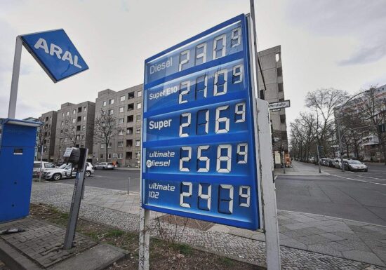 Aiwanger kritisiert neue Tankstellen-Regel als "peinlich"