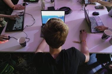 Handlungsempfehlungen zum Jugendschutz im Netz Ende Juni erwartet