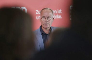 SPD-Fraktionschef stimmt auf neue Schulden wegen Iran-Krise ein