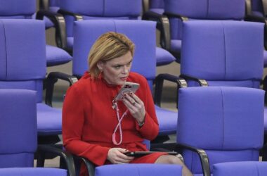 Bericht: Klöckner von Phishing-Angriff auf Signal betroffen