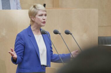 Schwesig fordert weitere Entlastungen in Ölkrise