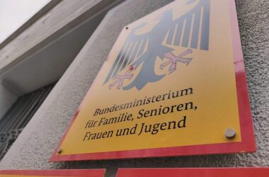 Unmut im Familienministerium wegen Kürzung bei "Demokratie leben"