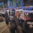 Rangeleien mit der Polizei zum Start der Walpurgisnacht in Berlin