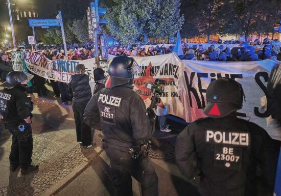 Rangeleien mit der Polizei zum Start der Walpurgisnacht in Berlin