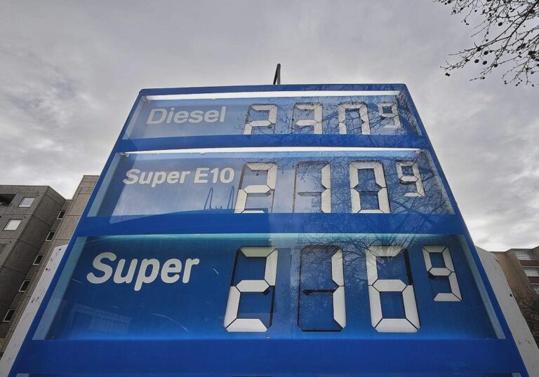 Spritpreise vor neuer Tankstellen-Regel erneut gestiegen