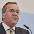 Pistorius kündigt Verlegung von Minensucher ins Mittelmeer an