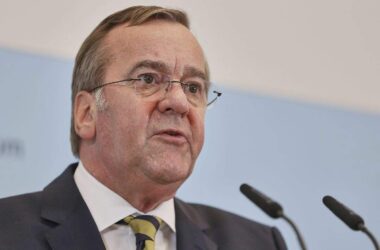 Pistorius kündigt Verlegung von Minensucher ins Mittelmeer an