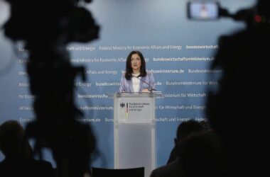 Reiche will Industriestrompreis bürokratiearm umsetzen