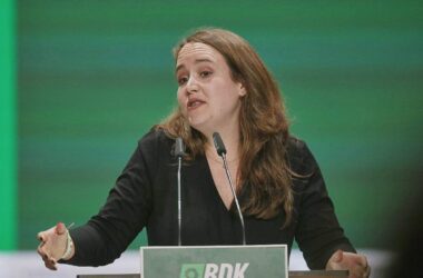 Lang schließt künftige Spitzenkandidatur nicht aus
