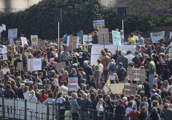 Demo vor dem Bundestag gegen Kürzungen für Psychotherapeuten