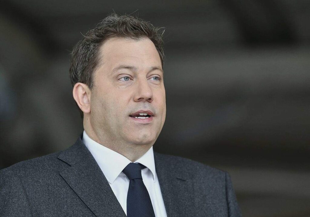 Klingbeil lädt Wirtschaft und Gewerkschaften zu Krisengipfel