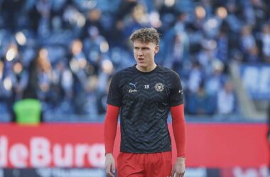 2. Bundesliga: Kiel siegt in Düsseldorf - Karlsruhe dreht Partie