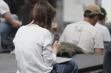 Deutsche horten weiterhin Millionen Alt-Handys