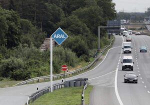 Hohe Spritpreise: Rufe nach Tempolimit werden lauter