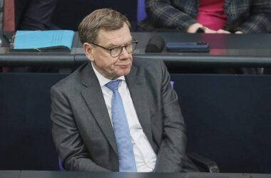 Wadephul zeigt sich prinzipiell bereit zu Absicherung von Seewegen