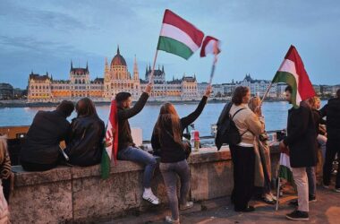 Weber sieht Wahl in Ungarn als Signal gegen Europas Rechtspopulisten