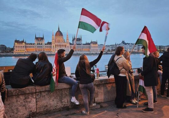 Weber sieht Wahl in Ungarn als Signal gegen Europas Rechtspopulisten