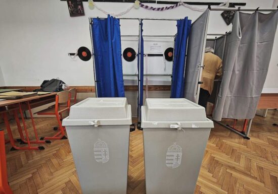 Wahl in Ungarn: Orbáns Sprecher wittert schon Betrug