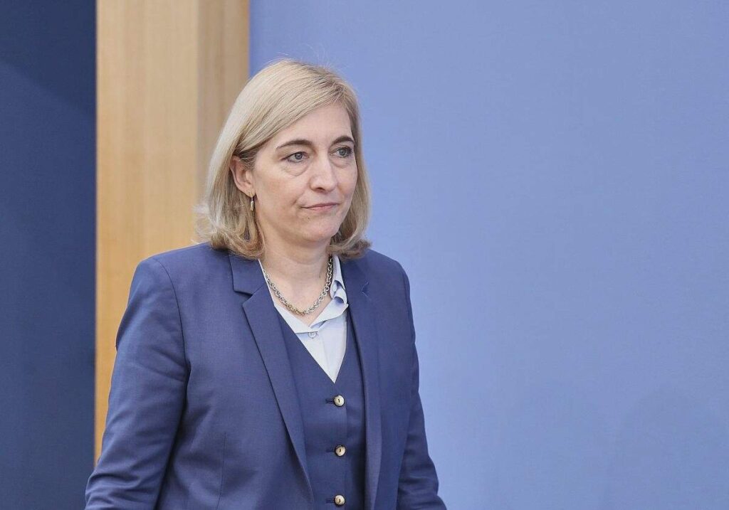 Warken für Steuerfinanzierung von Bürgergeld-Gesundheitskosten