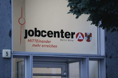 Weniger Bürgergeld-Empfänger schaffen Sprung in reguläre Arbeit