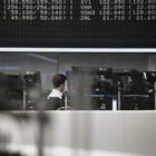 Dax startet leicht im Minus - Unsicherheit wegen Iran-Krieg hält an