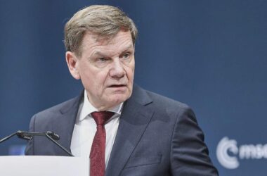Wadephul mahnt zu Tempo bei Ukraine-Hilfspaket