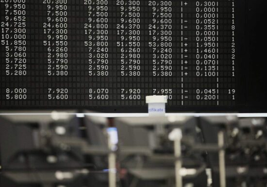 Dax startet leicht im Minus - Risikoaversion nimmt wieder zu