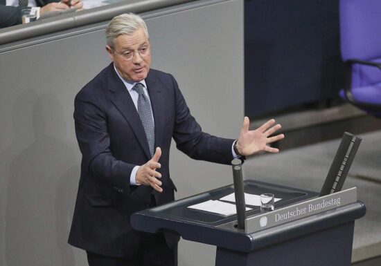 Röttgen: Waffenruhe zwischen Russland und Ukraine ändert nichts