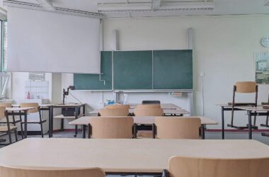 Mehrheit der Beamten in Bereichen Bildung und Sicherheit tätig