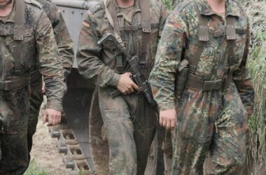 EVP will militärisches EU-Hauptquartier und EU-Sicherheitsrat