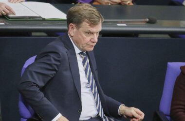 Wadephul telefoniert mit iranischem Außenminister