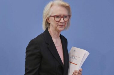 Schnitzer fordert stärkeren Fokus auf KI-Debatte