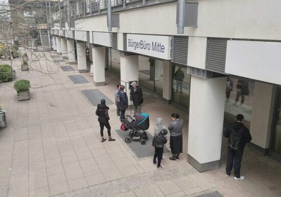 Neuer Einbürgerungsrekord: 300.000 Deutsche Pässe 2025