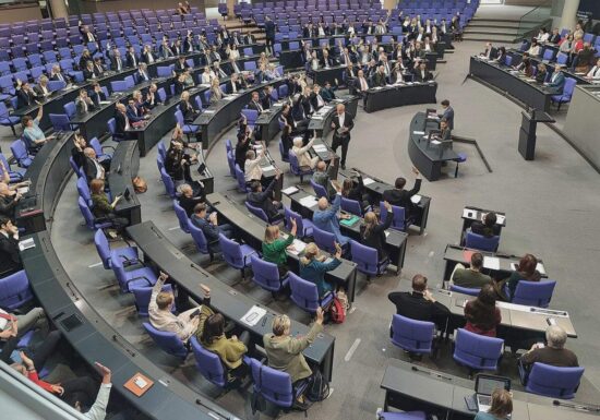 Grüne bringen eigenes Gesetz zur Aussetzung der Diätenerhöhung ein