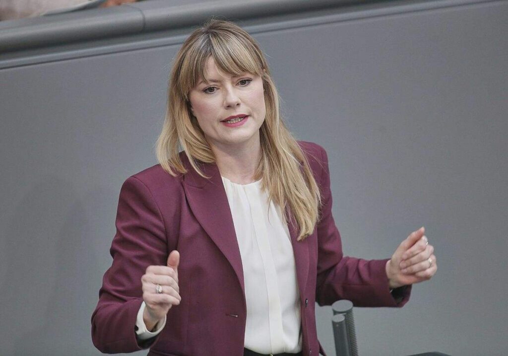 Bünger pocht auf mehr Kontrolle der Geheimdienste durch Opposition