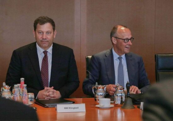 Caritas-Präsidentin fordert Entlastung bei Sozialbeiträgen