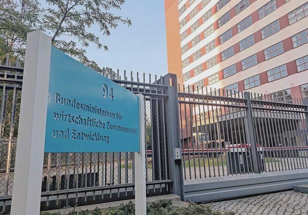 SPD-Politiker wehren sich gegen Kürzungen bei Entwicklungshilfe