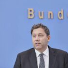 Klingbeil sieht "verdammte Pflicht" für Gelingen der Koalition