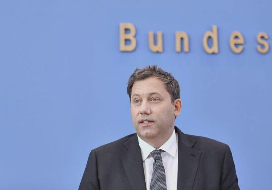 Klingbeil sieht "verdammte Pflicht" für Gelingen der Koalition