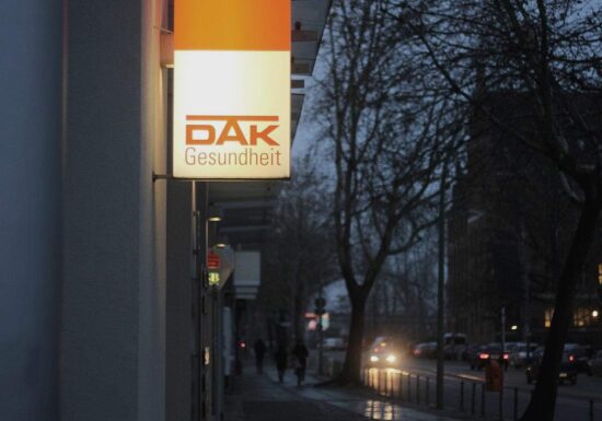 DAK fordert Übertragung von GKV-Sparmaßnahmen auf Beamte
