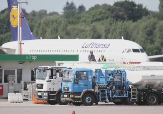Regierung hält Kerosinversorgung bis Ende Juni für gesichert