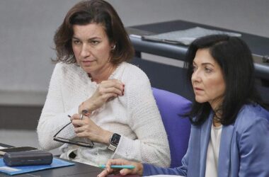 Ministerinnen weisen Überlegungen zu Minderheitsregierung zurück