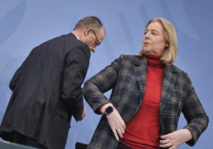 Mehrheit widerspricht Merz` und Bas` Migrationsaussagen