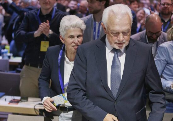 Strack-Zimmermann sieht 40 Prozent als Auftrag zu Kurskorrekturen