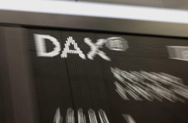 Dax legt am Mittag zu - Infineon vorn