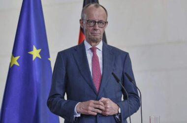 Draghi erhält Karlspreis - Merz appelliert an Europas "Machtmittel"